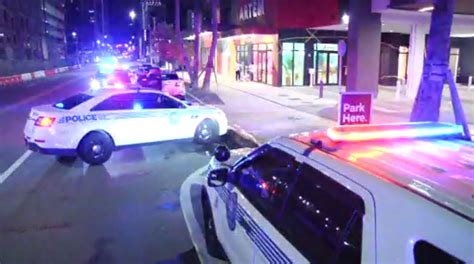2 robbed at gunpoint in Wynwood; subject at large